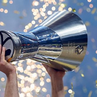 Την κούπα θα σηκώσουμε μέσα στην 13. Την κούπα θα σηκώσουμε μέσα στην 13.