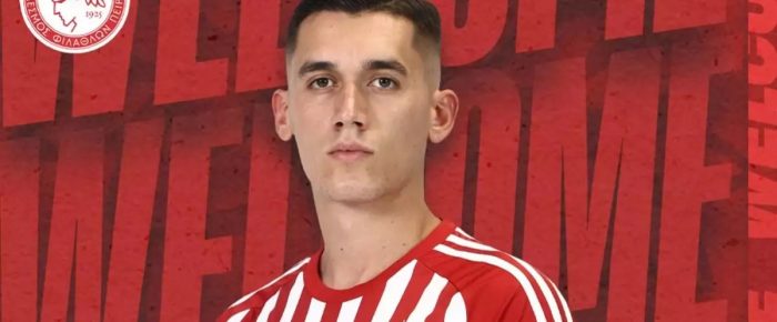 Σωτήρη: Πως σου πάνε τα ερυθρόλευκα Σωτήρη: Πως σου πάνε τα ερυθρόλευκα