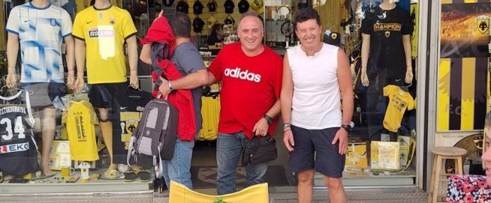 Στη βιτρίνα η εθνική φανέλα του Μάνταλου