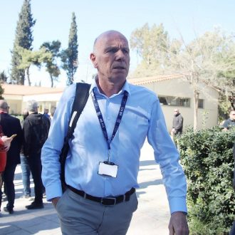 Η ΑΕΚ έφαγε τον Μπένετ!!!