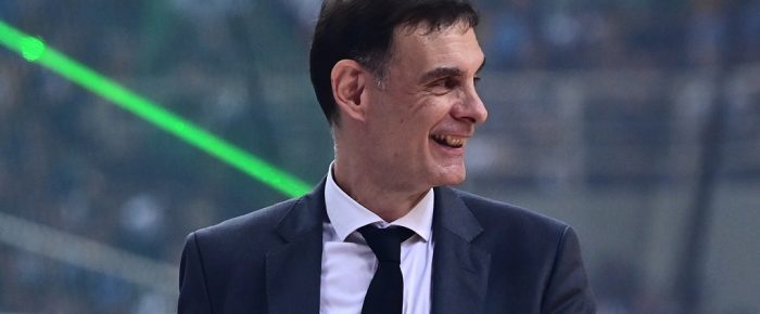 Μπαρτζώκας σε φίλαθλο: Τον θέλεις;