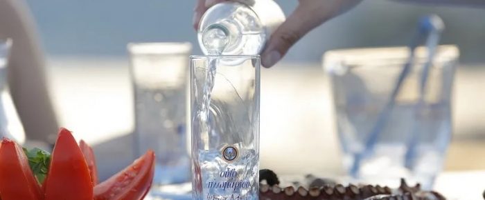 Τα ήπιε, κοιμήθηκε, την γλύτωσε