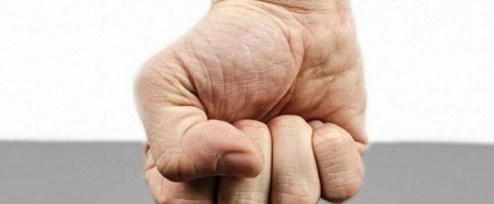 Παλεύει σαν άνδρας