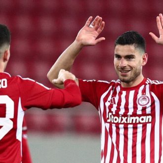 Ανεβαίνει η ομάδα Ανεβαίνει η ομάδα