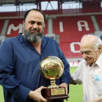 Αποχαιρετούμε τον Θρύλο Αποχαιρετούμε τον Θρύλο