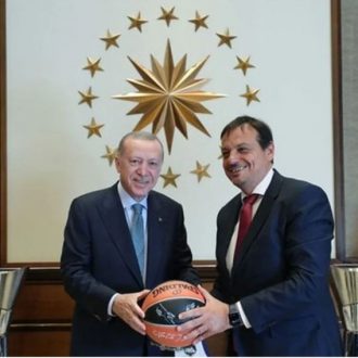 Γιαννακόπουλε: Τον Ερντογάν μας επιτρέπεις να τον βρίζουμε;