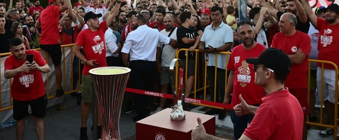 Γιορτάζει όλη η Ελλάδα