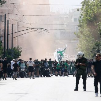 Οι “λαγοί” σφαζόντουσαν απέναντι από την ΓΑΔΑ