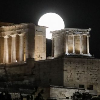 Πανσέληνος: Ο κωπηλάτης την απόλαυσε Πανσέληνος: Ο κωπηλάτης την απόλαυσε