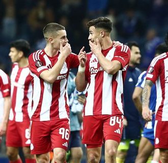 Πονέσανε στην θέα σου τα μάτια μου Πονέσανε στην θέα σου τα μάτια μου