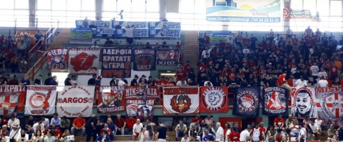 Οι Εκκλησιάζουσες Οι Εκκλησιάζουσες