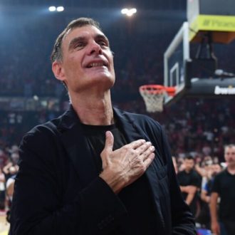 Ο Μπαρτζώκας αποθεώθηκε στη Χίο Ο Μπαρτζώκας αποθεώθηκε στη Χίο