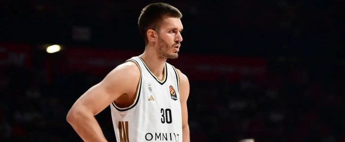 Ο Φιλιππάκος με τα πράσινα παπούτσια