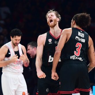 Ο Νίκος ξόρκισε τη γρουσουζιά Ο Νίκος ξόρκισε τη γρουσουζιά