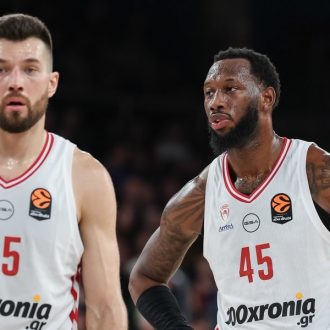 Κάτι κουρασμένα παλικάρια Κάτι κουρασμένα παλικάρια