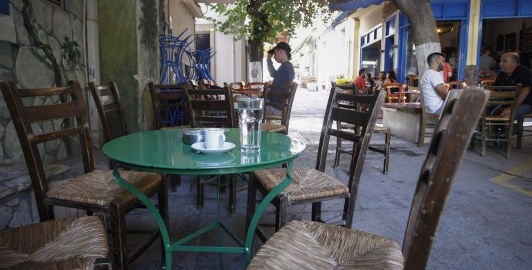 Το Παγκράτι είναι κόκκινο. Το Παγκράτι είναι κόκκινο.