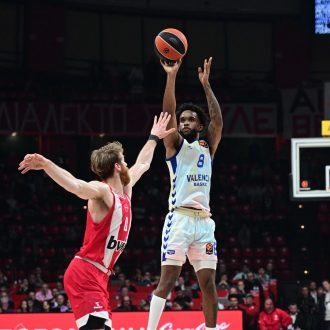 Ξεκολιάστηκαν στα τρίποντα