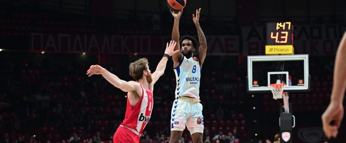 Ξεκολιάστηκαν στα τρίποντα Ξεκολιάστηκαν στα τρίποντα