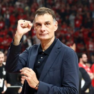 Σας τα είπε ο Γιώργαρος μέσα στο Ντουμπάι