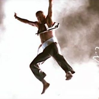 Χόρευε σαν τον Μπρους Ουίλις Χόρευε σαν τον Μπρους Ουίλις