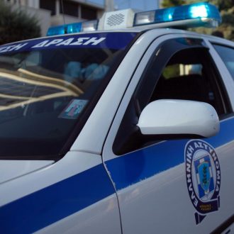 Ο ΔΕΗτζής τρόμαξε τους μπάτσους