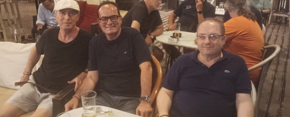 “Γιατί λες τον χοντρό, χοντρό, ρε χοντρέ”; “Γιατί λες τον χοντρό, χοντρό, ρε χοντρέ”;